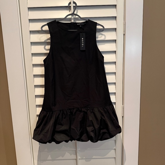 Motel Bubble Hem Mini Dress - Picture 2 of 2